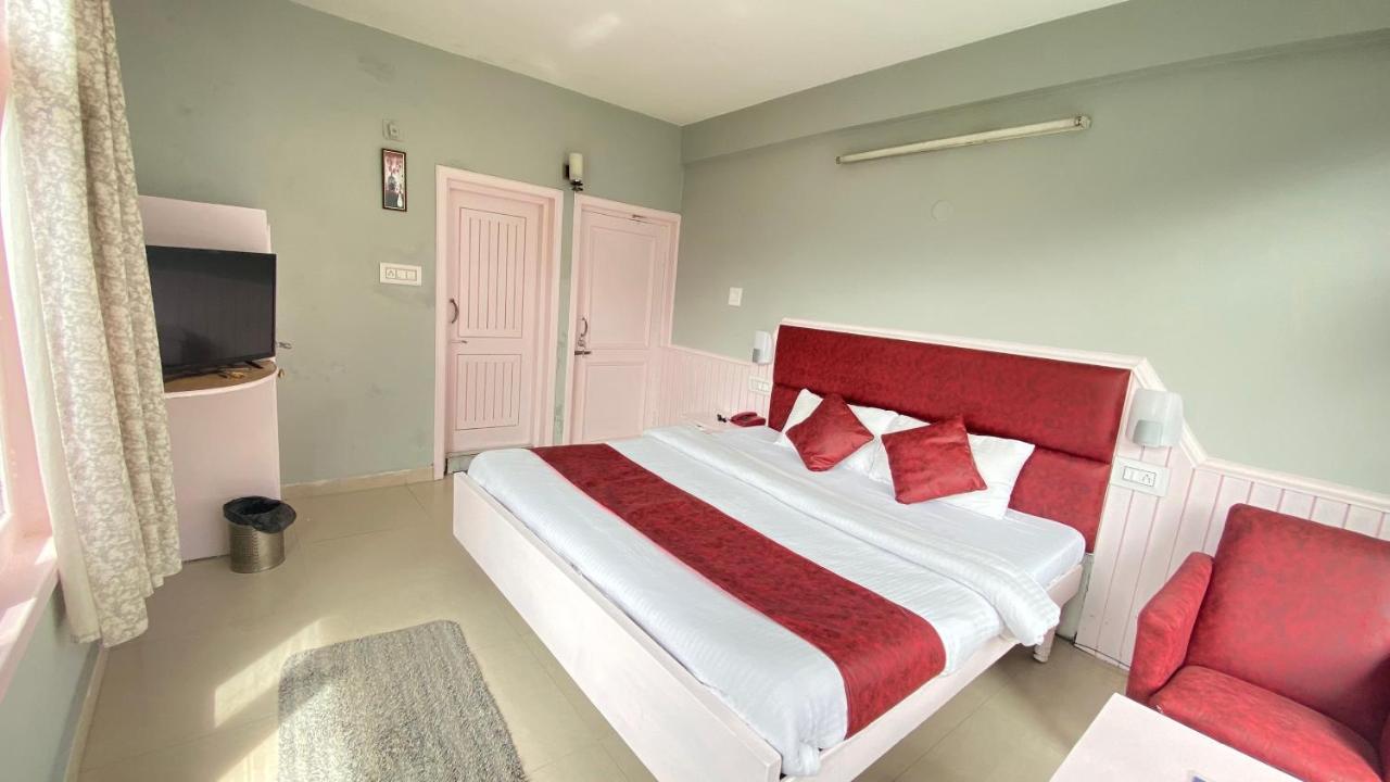 Hotel Meadows Manali Экстерьер фото